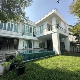 ขาย บ้านเดี่ยว withpoolvillaSukhumvit71 Sukhumvit71SinglehouseforsalenearBTSPhraKhanong, ใจกลางสุขุมวิท71 พร้อมสวนส่วนตัว พร้อมสระว่ายน้ำ