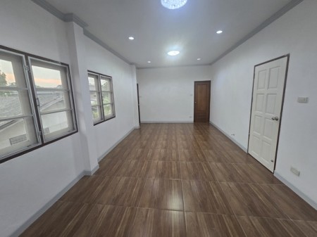 ให้เช่า บ้าน สวยเหมือนใหม่ ใกล้รพเวชธานีรามคำแหง มือสองปรับปรุงใหม่ บ้านใกล้รพรามคำแหง บ้านเดี่ยวรามคำแหง