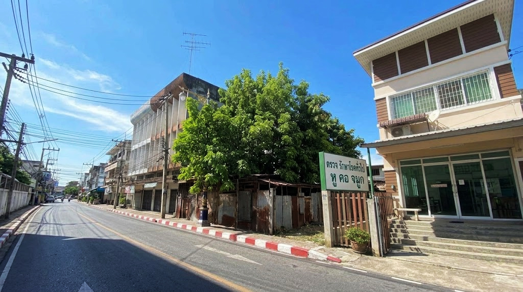 ขาย ที่ดิน เหมาะสร้างบ้านหอพักตึกแถว ตรงข้ามโรงเรียนเทศบาล2 กลางเมืองเพชรบุรี ที่ดินเปล่า90ตารางวา ที่ดินอ.เมืองเพชรบุรี
